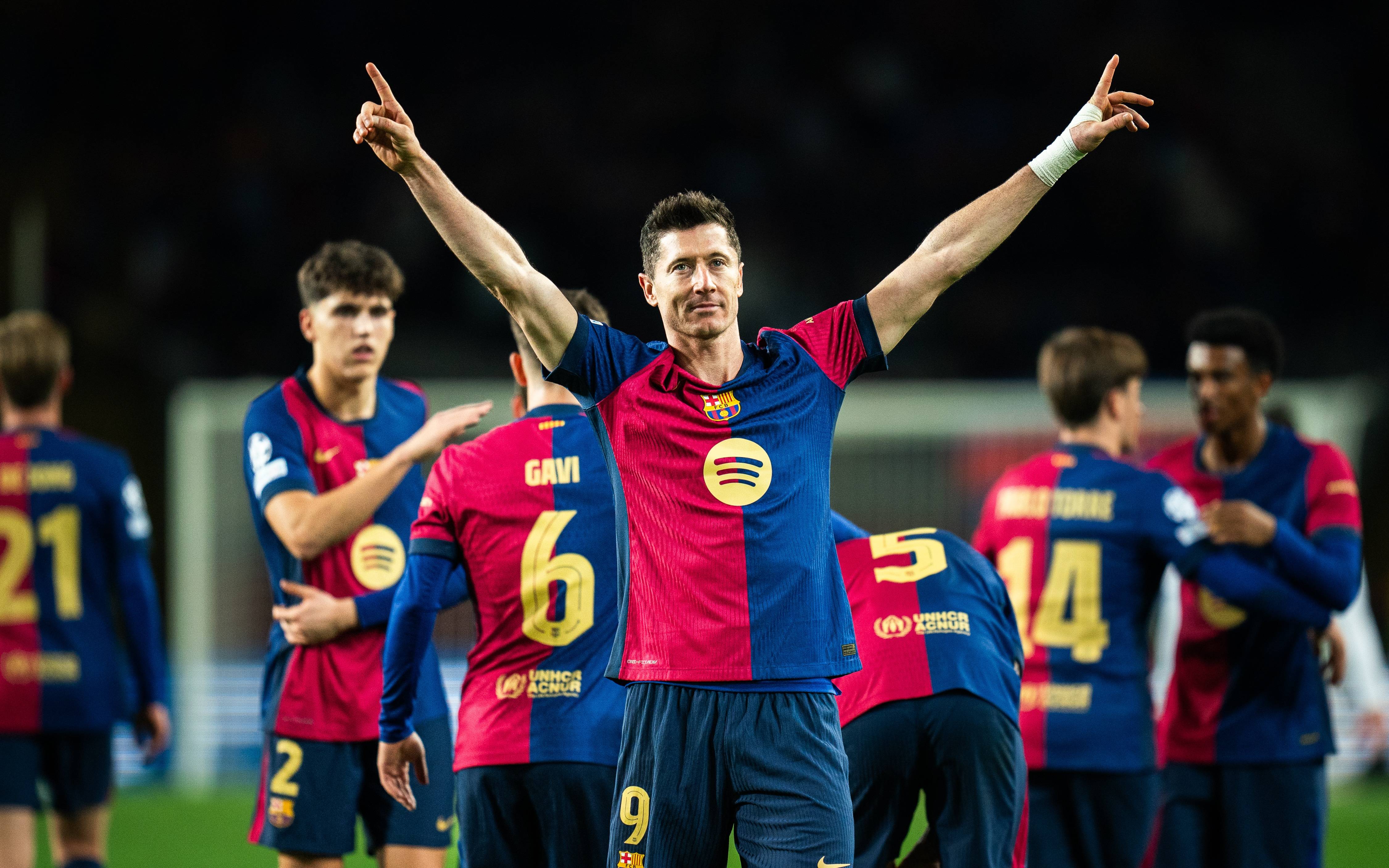 莱万多夫斯基遭遇十五持续失利，拜仁教练压力巨大！赛场气氛高涨的简单介绍